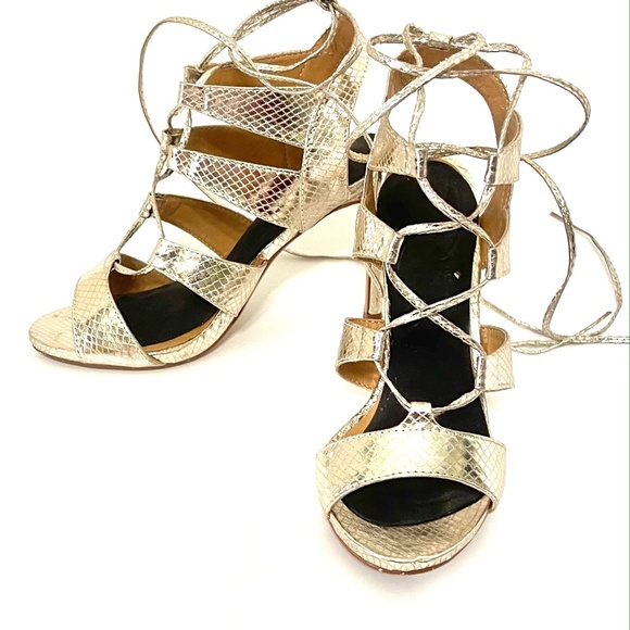 Shoes - Women's high heel shoes size 7